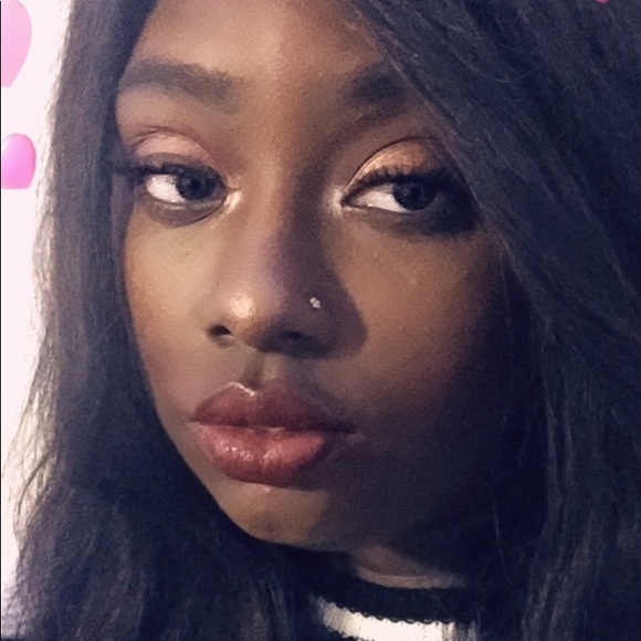 Meet your Posher, Rae - Picture 1 of 1